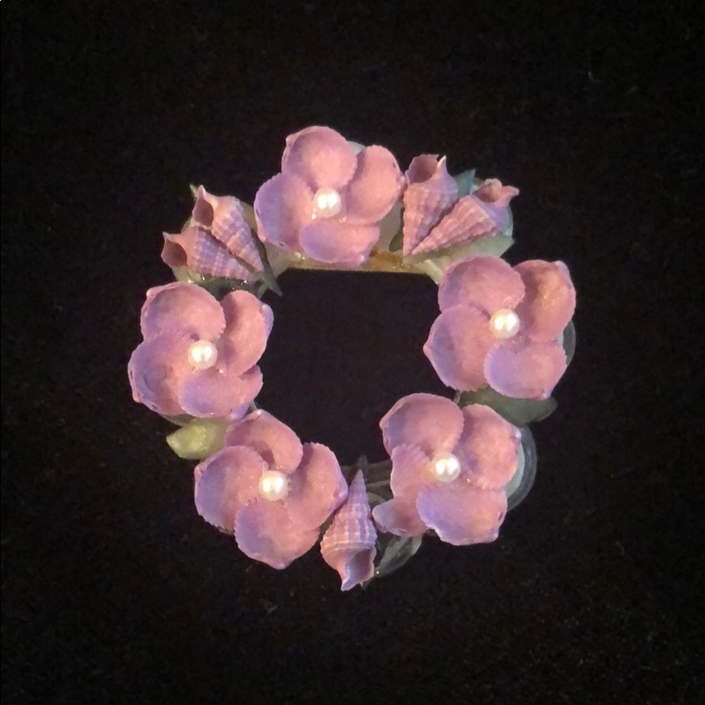 Flower Shell Pin - Picture 2 of 4